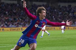 Marc Guiu cho thấy dòng suối La Masia chưa bao giờ ngừng chảy ở Barca