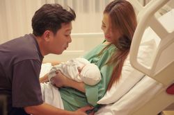 Trường Giang tiết lộ điều 'khó chịu' sau 2 lần Nhã Phương sinh con
