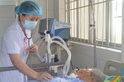 Sau nửa tháng bị bỏng gas, người đàn ông ở Hà Nội mắc uốn ván nguy kịch