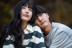 K-Drama 'Donna!' đang dẫn đầu Netflix vì 'phản ứng hóa học' của Suzy và Yang Se Jong