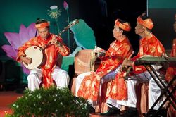 Nỗ lực truyền dạy đờn ca tài tử cho thế hệ trẻ