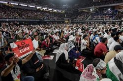 Hơn 16.000 người Malaysia, gồm cả Thủ tướng Anwar, mít tinh ủng hộ người Palestine