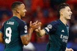 Arsenal khiến Sevilla ôm hận trên sân nhà