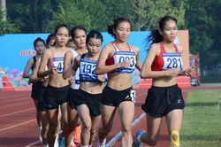 Nguyễn Thị Oanh vô đối, vượt HCV SEA Games ở đường chạy 5.000m