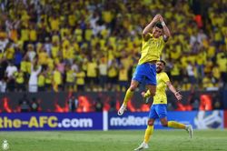 Ronaldo tiếp tục nối dài kỷ lục, giúp Al Nassr thắng kịch tính