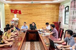Họp trao đổi với các hộ dân thôn Phời 3, xã Tả Phời về phương án tái định cư