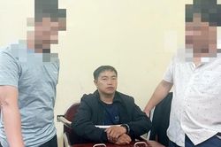 'Ôm' 7 bánh heroin đi bán thì bị tóm