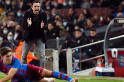 Cả núi khó khăn đang chờ Barcelona trước thềm 'El Clasico' với Real Madrid