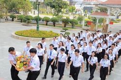 Sinh viên Thái Nguyên dâng hương tưởng nhớ các anh hùng liệt sĩ