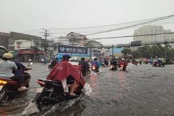 Thời tiết hôm nay: Bắc Bộ ngày nắng, Trung Bộ giảm mưa, Nam Bộ mưa rào