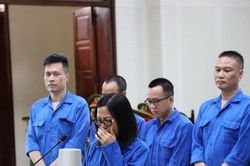 Nguyên Trưởng bộ phận thư ký tài chính AIC bật khóc tại tòa