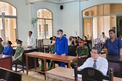 Tiếp tay cho 'trùm buôn lậu' Mười Tường, nguyên Trưởng trạm Cảnh sát đường thủy lãnh án 8 năm tù