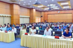 Gần 200 đại biểu được tập huấn về công tác tuyên giáo