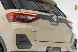 Toyota hủy 30.000 đơn đặt hàng Raize HEV