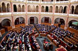 Quốc hội Hungary hoãn bỏ phiếu mở rộng NATO