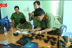 Thu giữ nhiều súng, đạn trong nhà đối tượng nghi vấn
