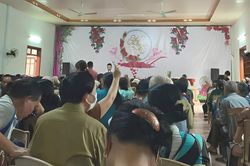 Người dân vùng quê Nghệ An sập bẫy mua hàng khuyến mãi