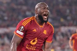 Lukaku tỏa sáng trong chiến thắng của AS Roma