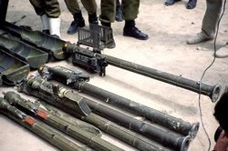 Mỹ chuyển thêm tên lửa và đạn dược cho Kiev, đào tạo phi công Ukraine lái F-16