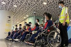 Asian Para Games 2023: 'Kình ngư' Vi Thị Hằng có cú đúp huy chương