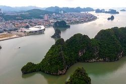 Hành trình đất mỏ thay áo