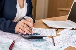 Được thừa kế tài sản 'khủng', người nhận phải đóng thuế thuế thu nhập ra sao?