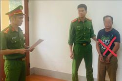 Bắt đối tượng hung hãn đấm dập mũi cảnh sát, chống người thi hành công vụ