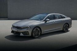 Kia K5 Facelift 2024 ra mắt với hệ thống đèn mới và màn hình cong