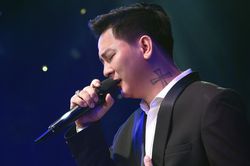 Hoài Lâm khiến người nghe hoang mang khi vừa cất giọng: Chuyện gì xảy ra?