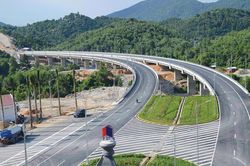 Đề xuất nhiều chính sách thí điểm đặc thù, 'phá rào' xây nhiều dự án giao thông đường bộ