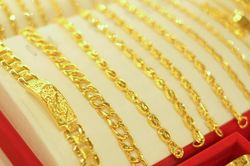 Giá vàng hôm nay 28/10: Bất ngờ tăng sốc