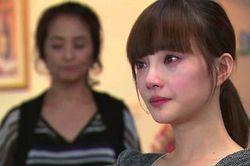 Đi lễ chùa cùng mẹ chồng, tôi lặng người trước bí mật động trời của bà trong quá khứ