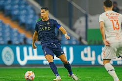 Ronaldo đứt mạch ghi bàn nhưng vẫn góp công lớn giúp Al Nassr áp sát ngôi đầu