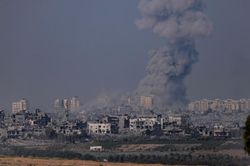 Israel đẩy mạnh chiến dịch tấn công trên bộ ở Gaza, các bên kêu gọi đình chiến vì nhân đạo