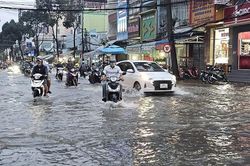 TP. Cần Thơ: Triều cường đã vượt mức báo động III, nhiều nơi bị ngập sâu