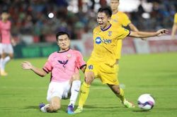 Trận derby xứ Nghệ bất phân thắng bại