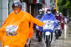 Bắc Bộ và Bắc Trung Bộ mưa dông, đề phòng lũ quét, sạt lở đất ở 7 tỉnh