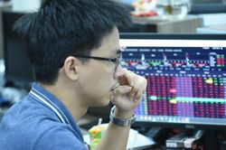 Nỗi 'ám ảnh' phiên ATC kéo, VN-Index giảm hơn 18 điểm
