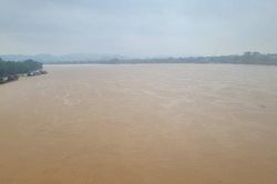 Hà Tĩnh: Mưa lũ trắng trời, nhiều địa phương thiệt hại nặng