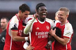 Nketiah có phải số 9 mà Arsenal đi tìm?