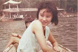 20 năm trước, bà là mỹ nhân của làng điện ảnh Hoa ngữ, 20 năm sau, con gái bà tiếp nối trở thành 'người đẹp nhất thế giới'