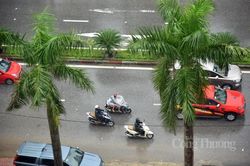 Thời tiết hôm nay 30/10/2023: Cả nước có mưa dông nhiều nơi, đề phòng lũ quét, sạt lở
