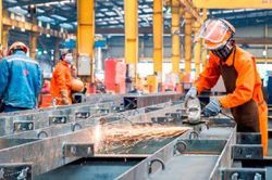 Đầu tư nước ngoài và tiêu dùng (IIP) tăng cao từ đầu năm