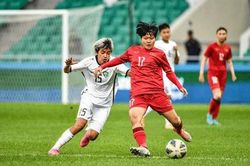 Quà chia tay HLV Mai Đức Chung
