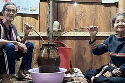 Phong tục uống rượu ghè đón khách quý của người Bahnar