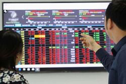 Chứng khoán hôm nay (30/10): Thị trường vẫn giảm, thanh khoản eo hẹp