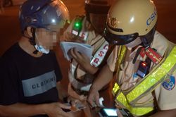 Tài xế vi phạm nồng độ cồn: 'Ai cũng uống bia, mình uống nước suối ngại lắm'