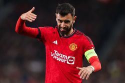 Cựu danh thủ Man Utd chê đội nhà kém toàn diện, đòi trừng phạt Bruno Fernandes