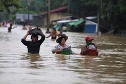 Miền Bắc giảm nhiệt, miền Trung mưa lớn diễn biến phức tạp