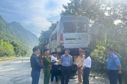 Đề nghị hết sức cứu chữa cho các nạn nhân trong vụ tai nạn nghiêm trọng tại Lạng Sơn